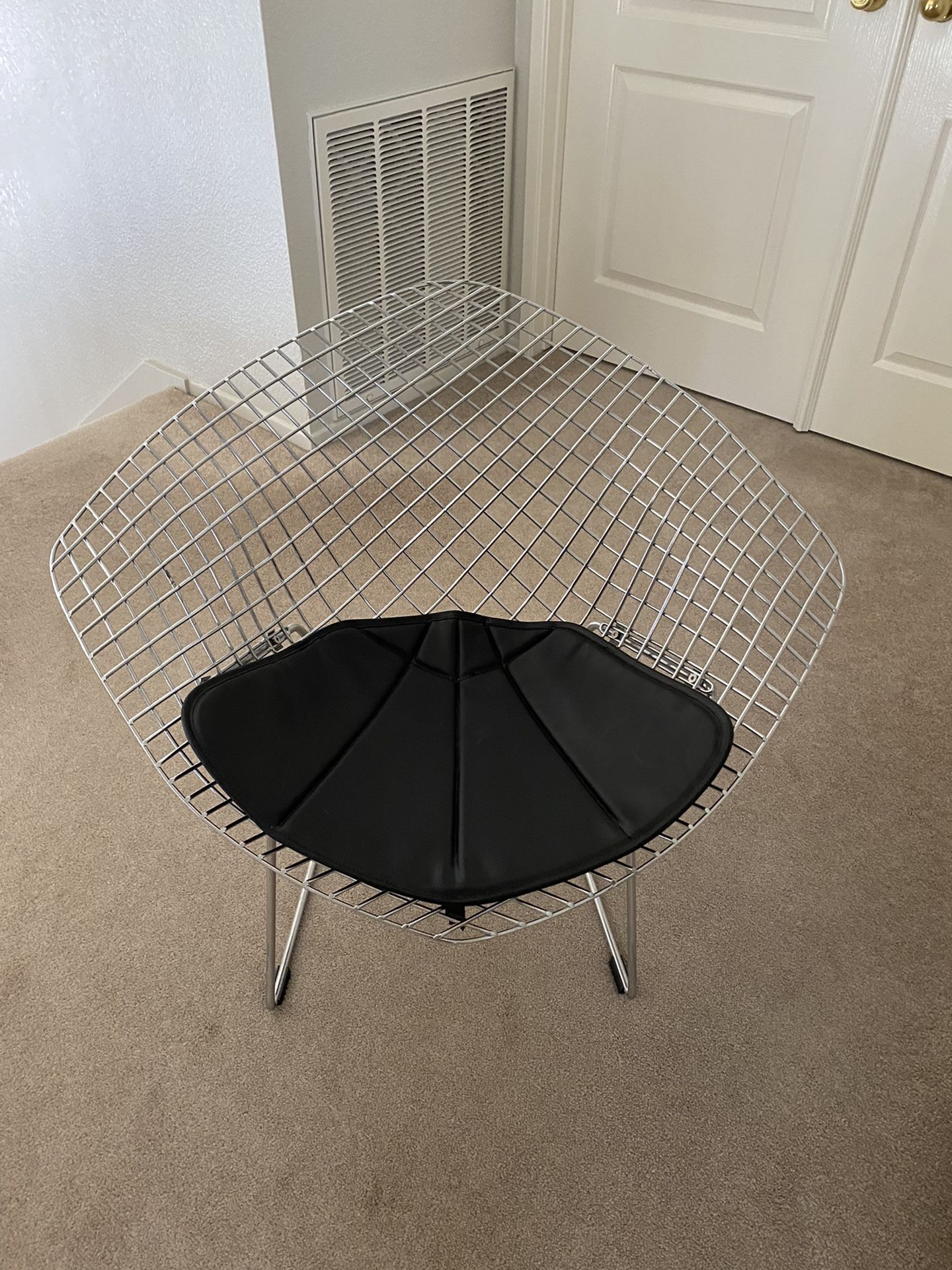 Bertoia Diamond Chair Replica