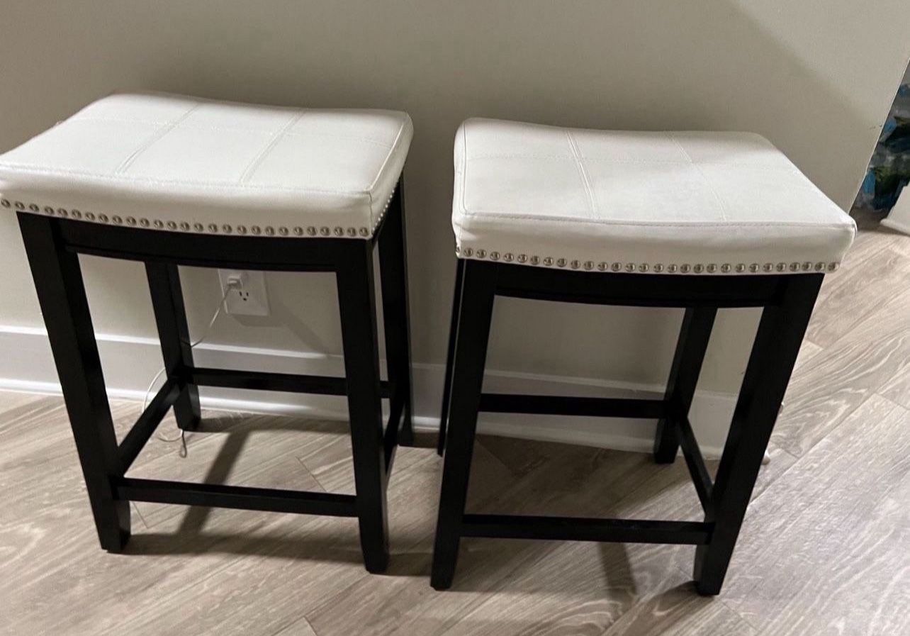 25-27 Counter Stools