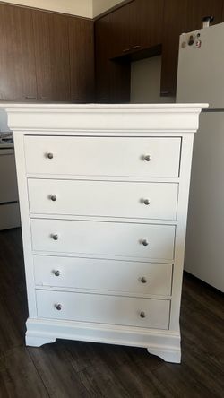 Dresser