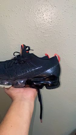Super Rare” Nike Air VaporMax Flyknit 3 Black Snakeskin, like new” Size 11