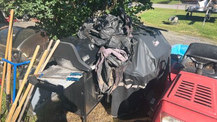 2 Weber propane grills one good cover one ripped