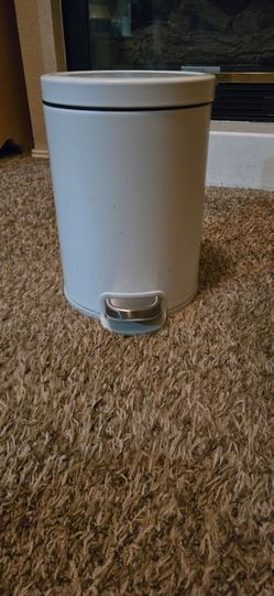 White trash can