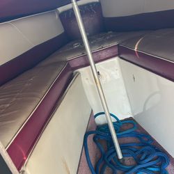 1993 23 foot celebrity 