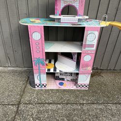 Doll play house big