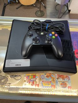 Xbox 360 With Remote , NO HARDRIVE 