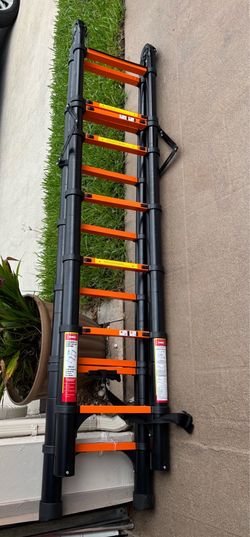 EN-131 Telescoping Extension Ladder Black and Orange