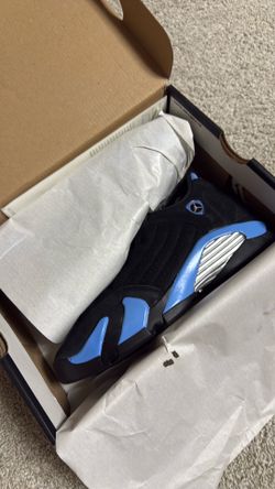 Jordan 14 blue size 7Y