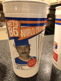 Set of 4 plastic.. 1986 World Champ Mets McDonalds
