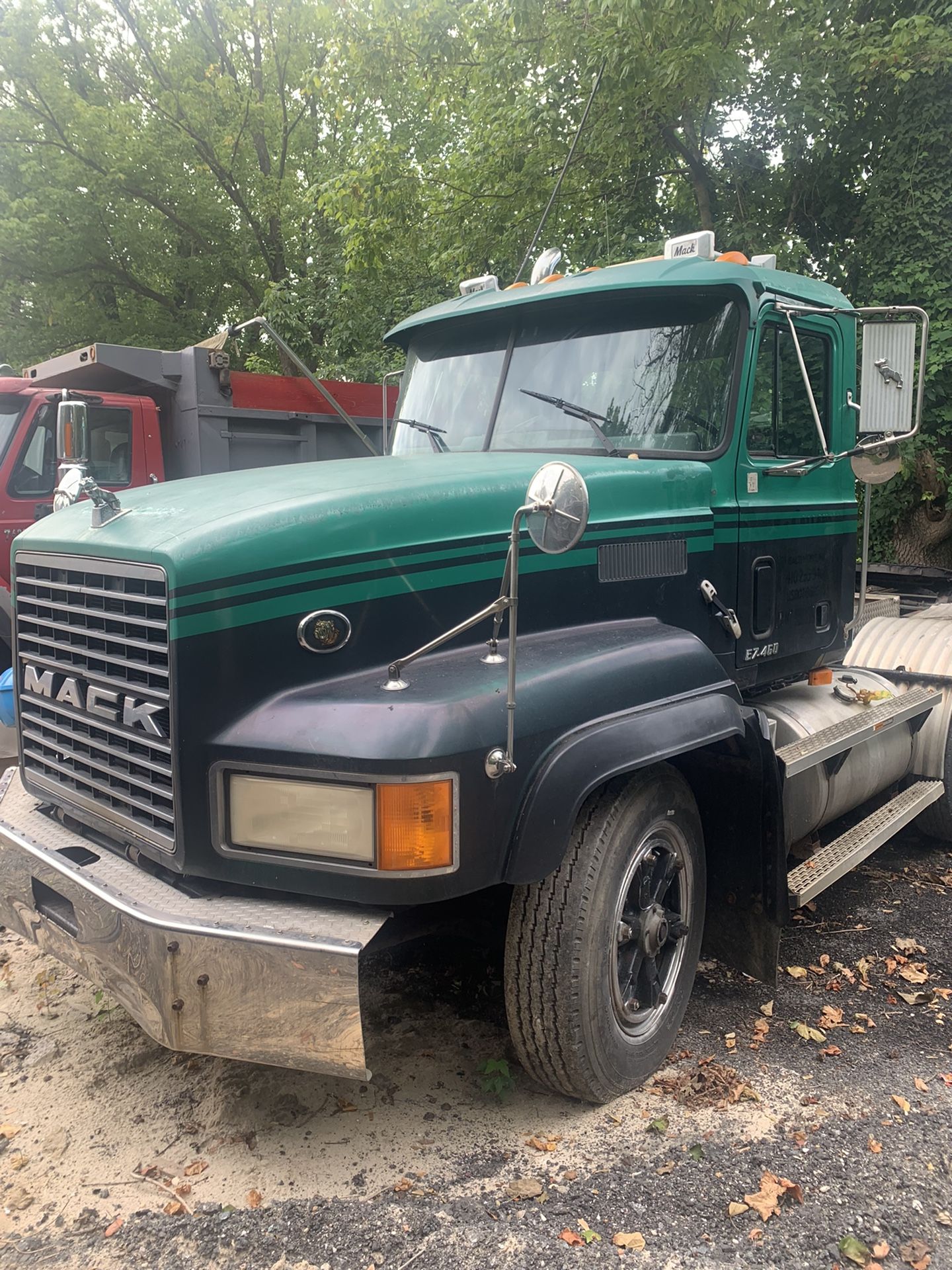 2000 Mack Tractor 