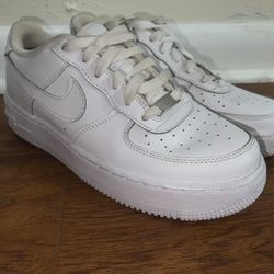 Nike Boys Air Force ONE 314192-117 White Casual Shoes Sneakers Size: 6Y AF1