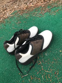 Golf shoes