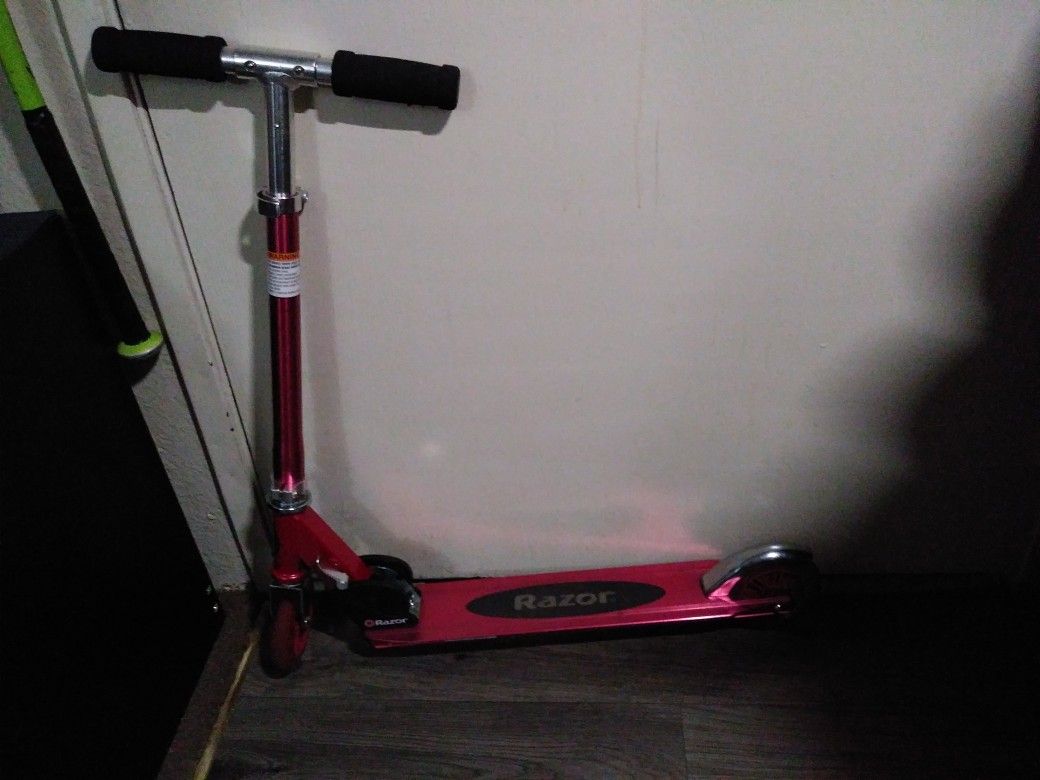Razor A125 Anodized Kick Scooter