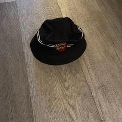 Bucket hat