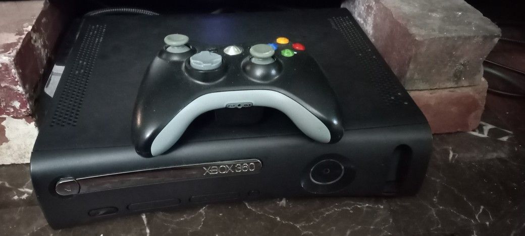 Xbox 360 120GB With 9 Great Games $160 SAME DAY SHIPPING THROUGH OFFERUP 