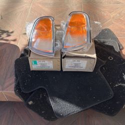 New front corner lights for Toyota Camry 95- 96 $ 25.00 for both.