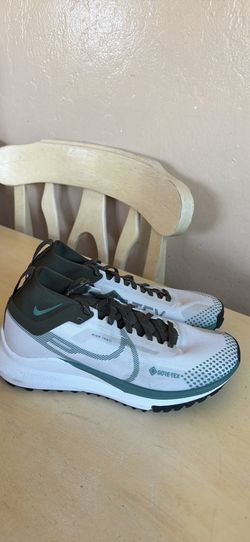 Nike reacts Pegasus trail size 6 women’s brand new