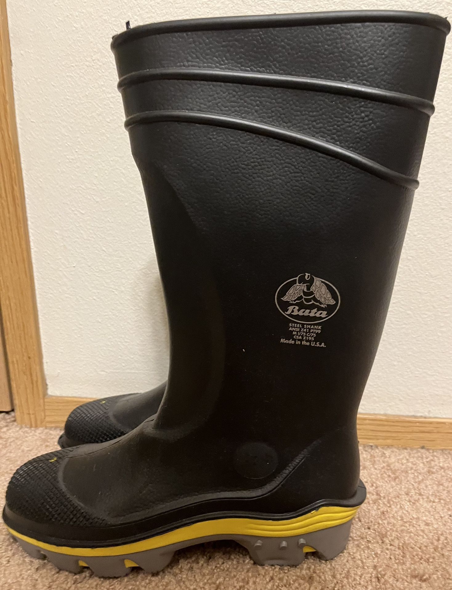 New Steel Toe Rubber  Boots.  8.5 Men’s 