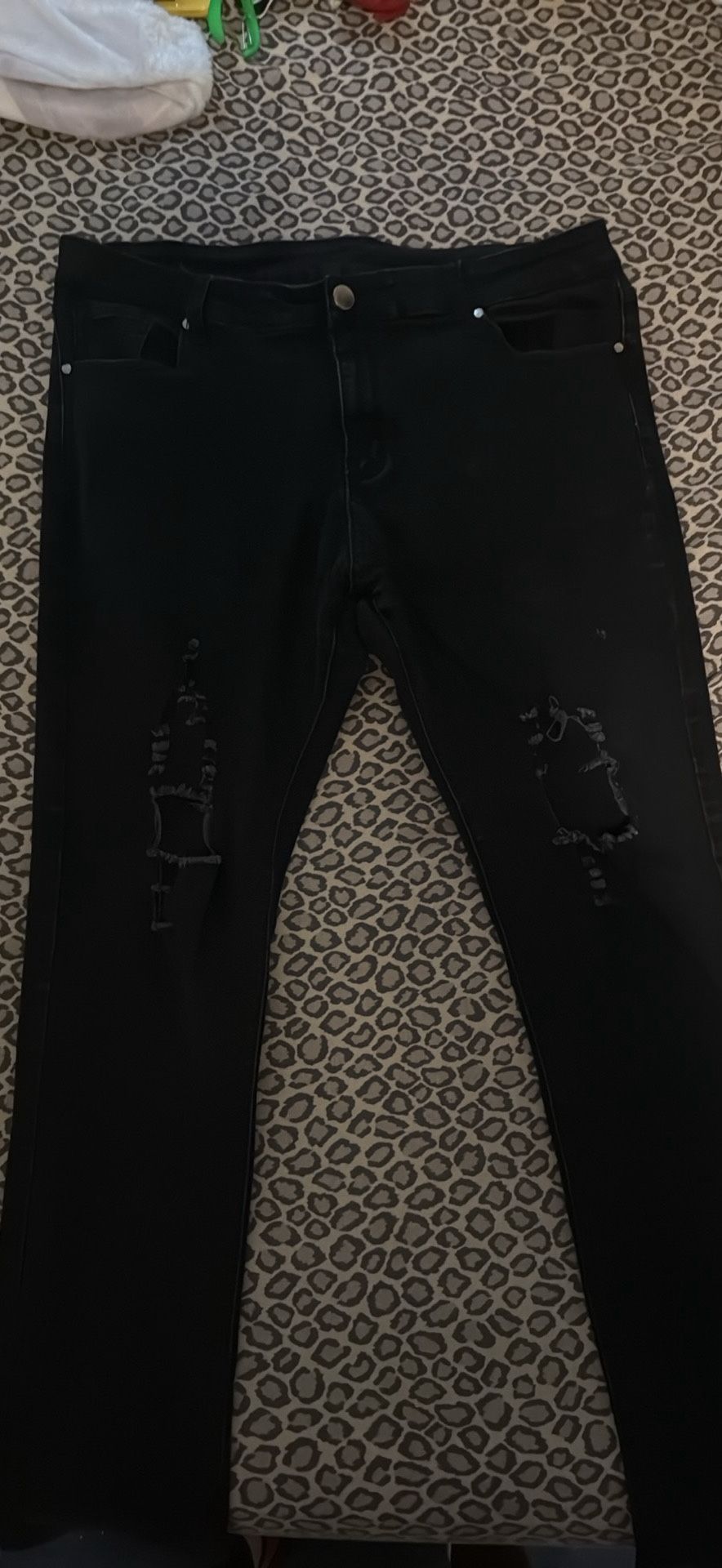 BLACK SKINNY JEANS