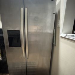 Full Working Refrigerator $100 OBO