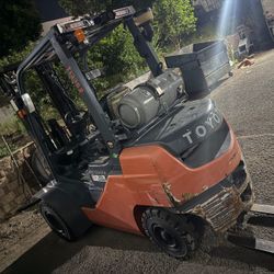Forklift