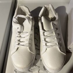 Women’s NEW Tennis Shoes Size 8