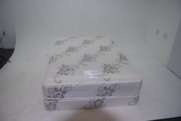 Deluxe Brand Mattress and Boxspring
