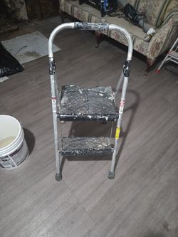 Folding 2 Feet Lader