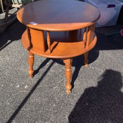 Round End / Side Table
