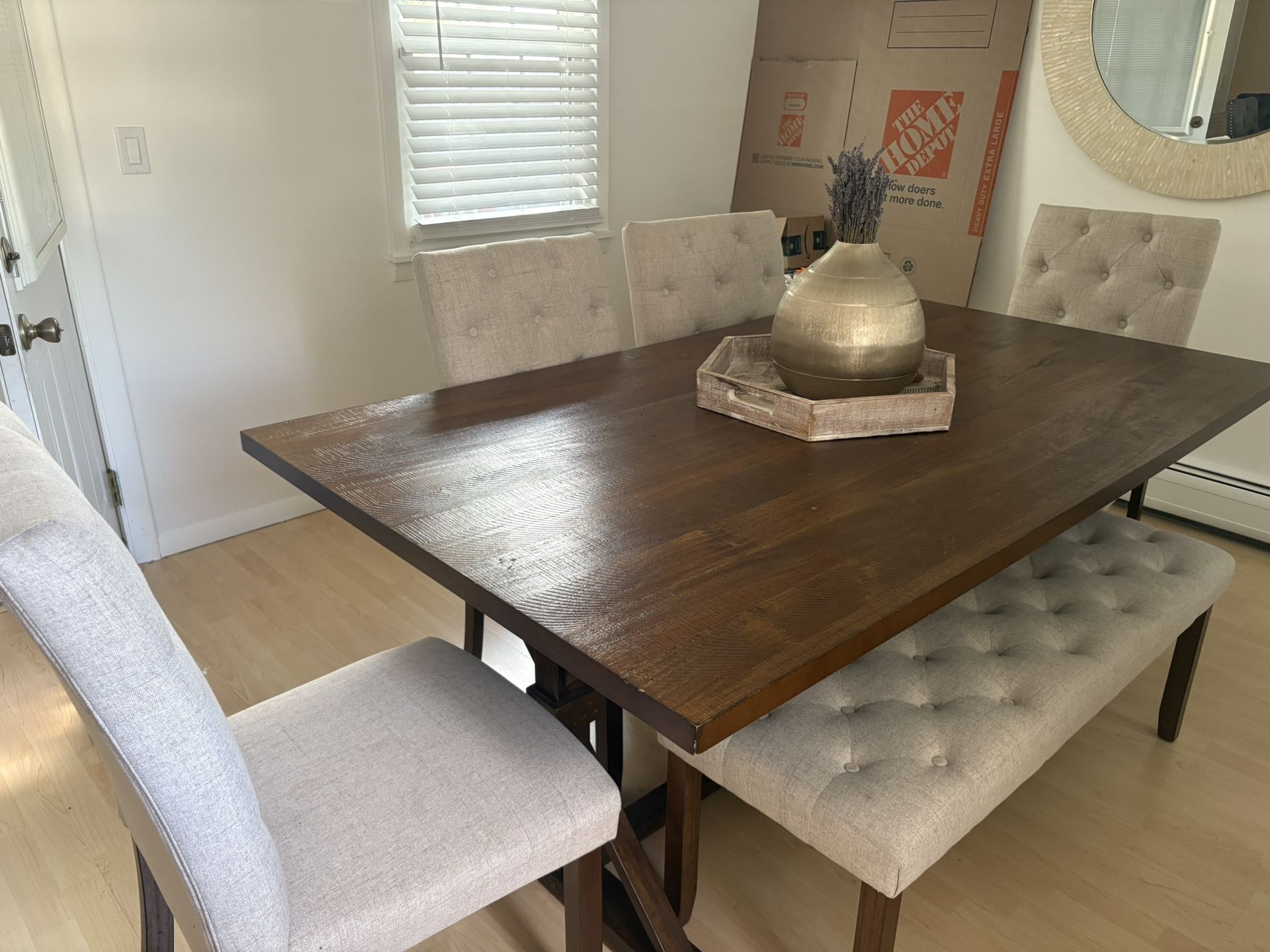 dining room table and chairs set