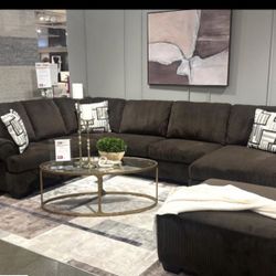Brand New Elegant Ashley’s Chocolate Sectional Set 