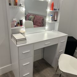 Vanity-Brand New-Moving 