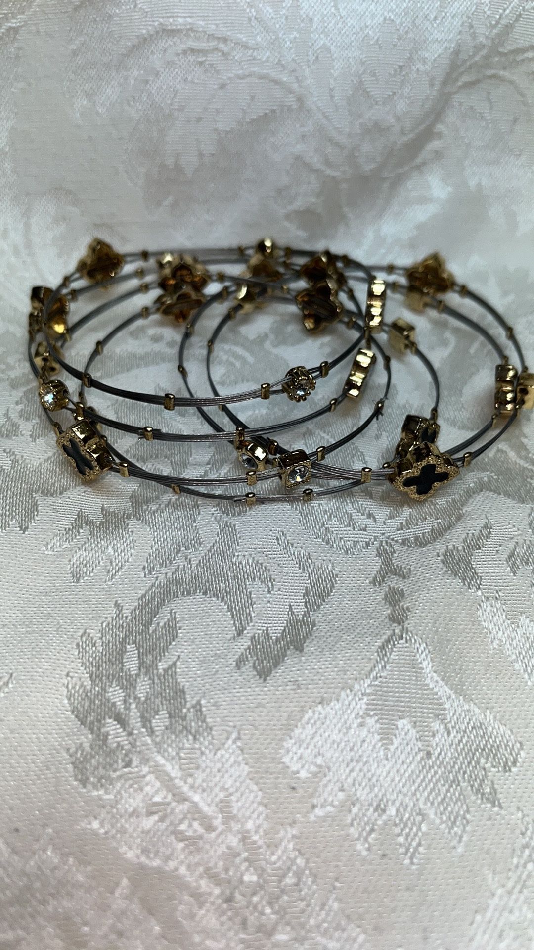 Set of 6 stretchy bracelets