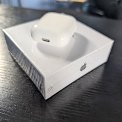 Airpods 2 with Charging Case