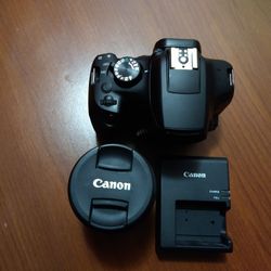 Canon T5 DSLR Camera