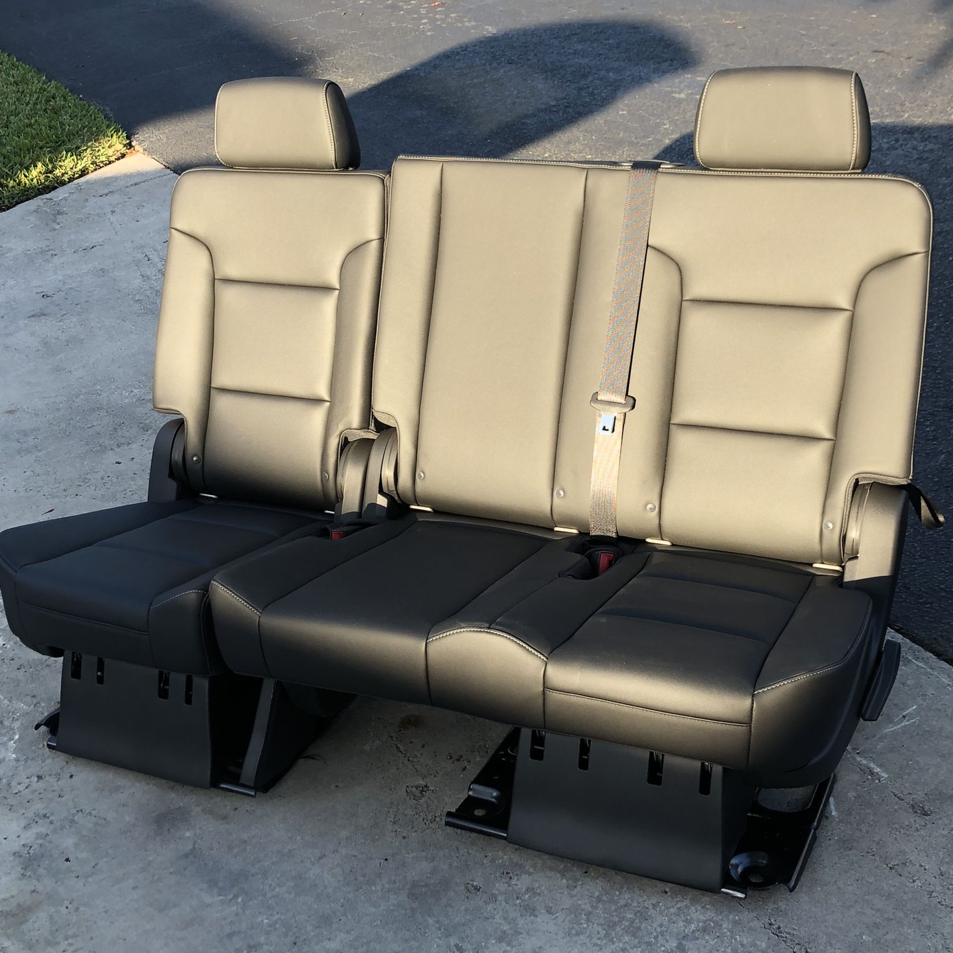 Tahoe Yukon Escalade -Jet Black second row bench seat. Fits 2007-2019 Tahoe Came out of 2018 model year