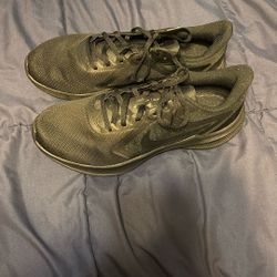 Nike Downshifter (Running Shoes) SIZE 9