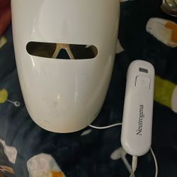 Nuetrogena Face Light For Acne Replenishing 