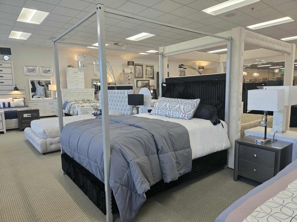 New Black Canopy Bed Frame Queen 
