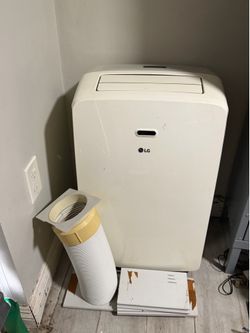 AC Floor Window Works Well