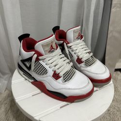 Jordan 4 ‘Fire Reds’