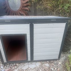 Dog House, Great Condition 
