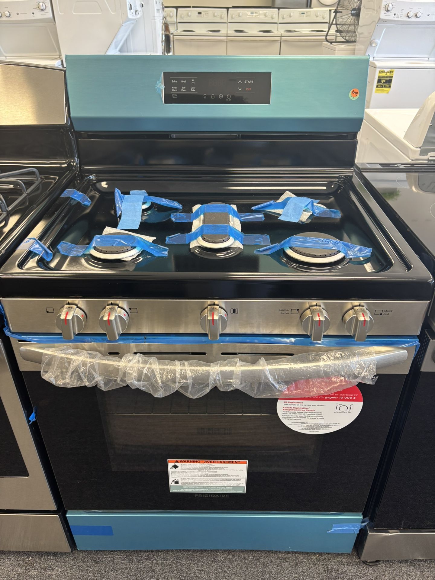NICE NEW SCRATCH N DENT FRIGIDAIRE STOVE OVEN