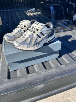 New Balance 1906R