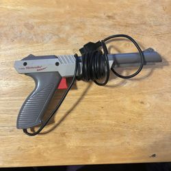 Original Nintendo NES Zapper Light Gun (1985 Gray/Red Model) 