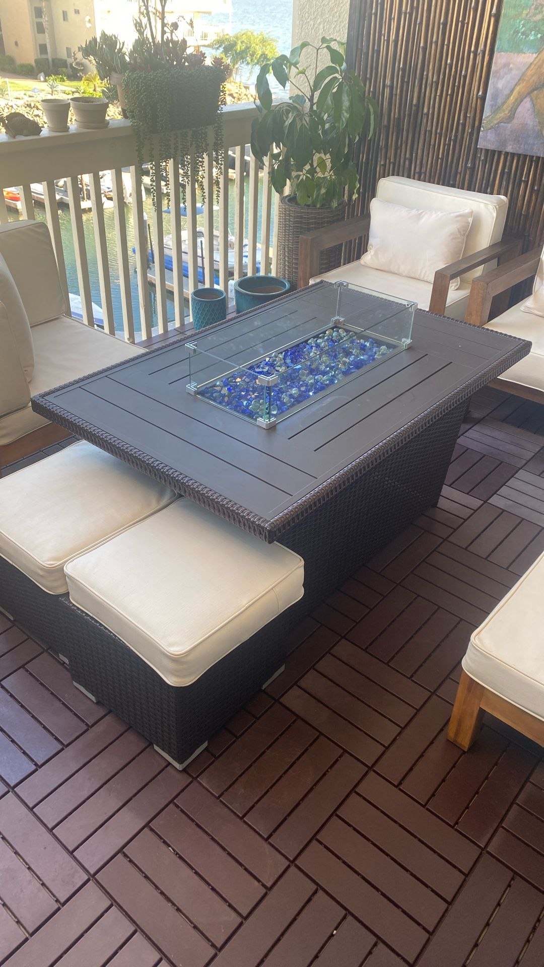 Fire Place Table With 2 Stools