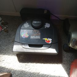 Neato D4 Bot Vaccuum