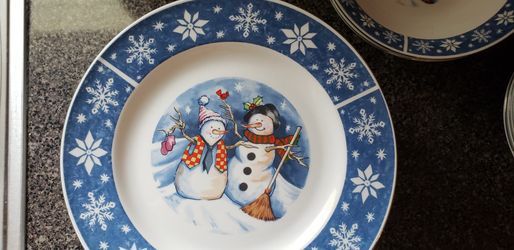 Adorable Snowman Dish Set