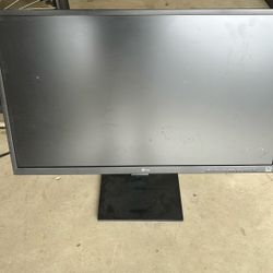 Monitor 32”
