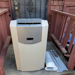 Toyotomi 12,000 BTU 3 In 1 Portable Air Conditionerr, Dehumidifier And Fann With Remote