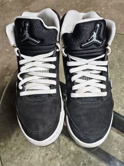 Authentic Jordan 5 Retro Mid Oreo size 9.5